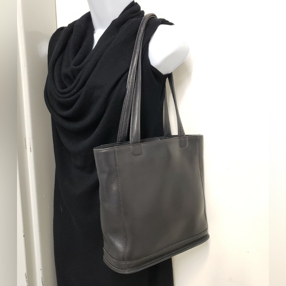 Genuine Coach Vintage 90’s Black Bleeker 9305 Shoulder Bag - Picture 1 of 17